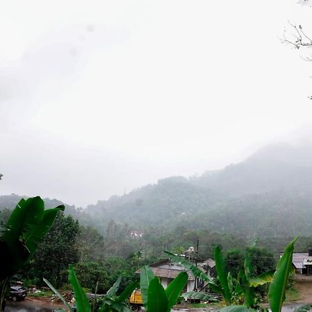 Koonamparayil Home Stay Munnar Anaviratty-Family Only Exterior foto