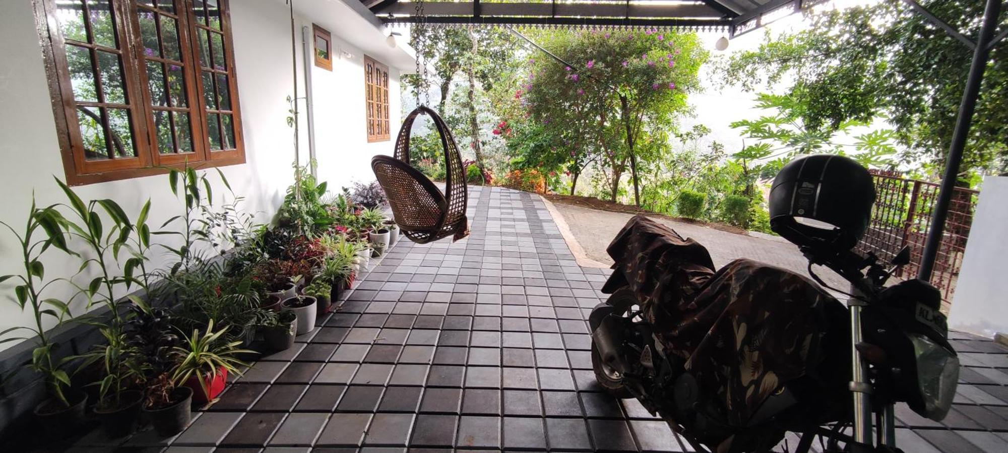 Koonamparayil Home Stay Munnar Anaviratty-Family Only Exterior foto