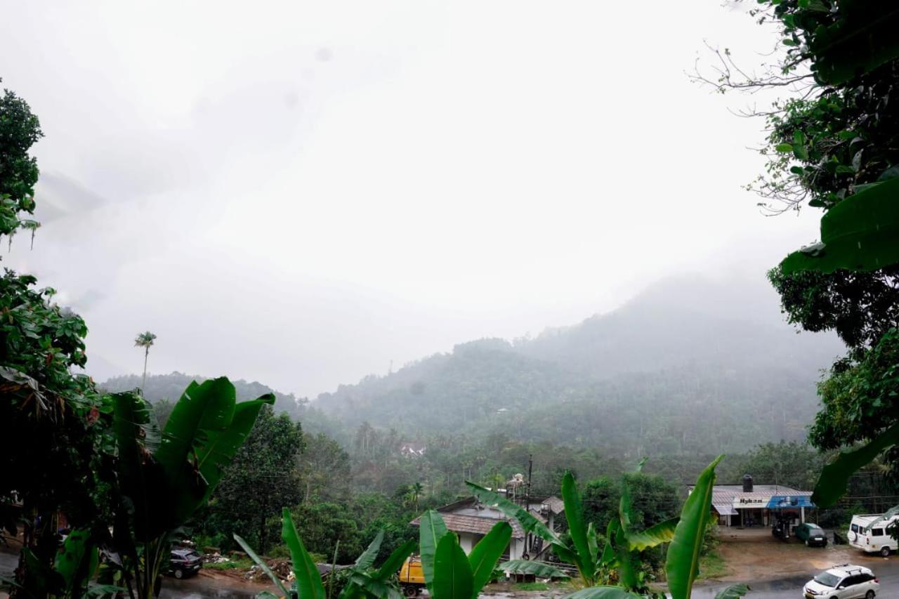 Koonamparayil Home Stay Munnar Anaviratty-Family Only Exterior foto