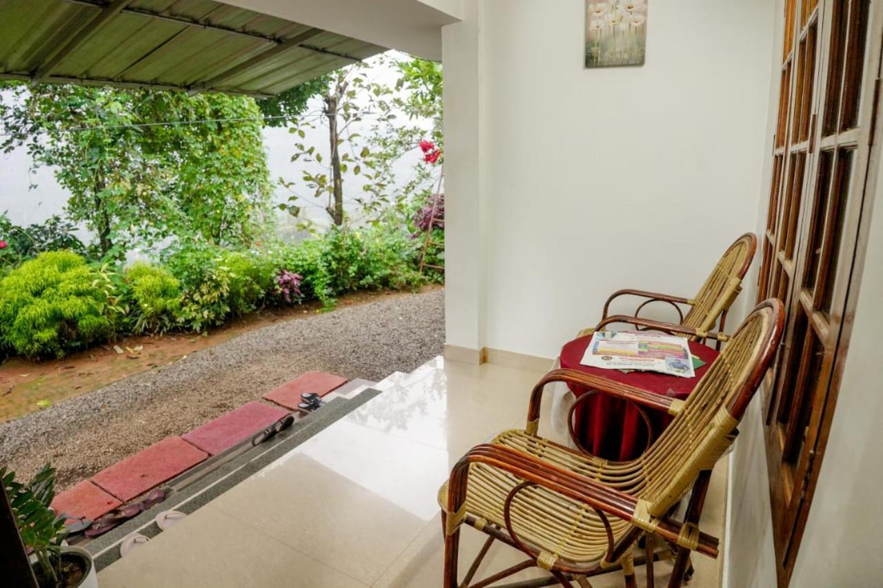 Koonamparayil Home Stay Munnar Anaviratty-Family Only Exterior foto